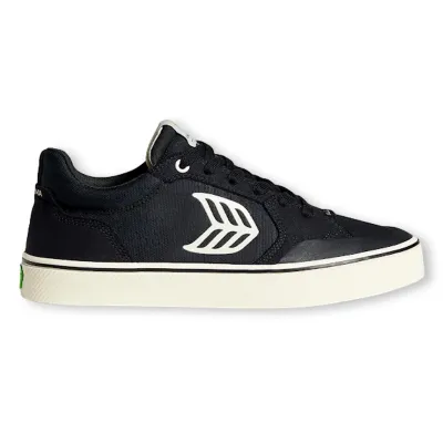 Cariuma Vallely Pro Suede