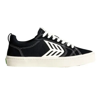 Cariuma Catiba Pro Suede Logo