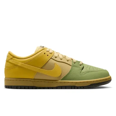 Nike Sb Dunk Low Pro Wc Saffron Quartz/saffron Quartz-pear Io0427-300
